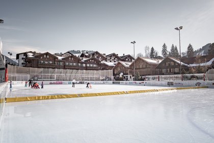 Kunsteisbahn Gstaad, Ferienregion Gstaad