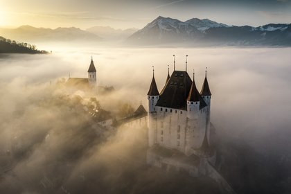 Schloss Thun, Ferienregion Interlaken