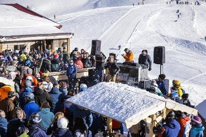 Hahnenstall, Berghotel Hahnenmoospass