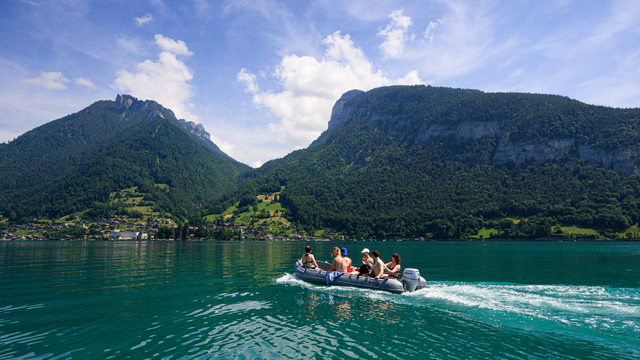 Location de bateaux à moteur sur le lac de Thoune
