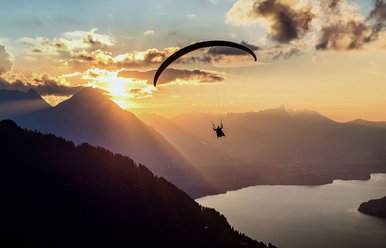 Gleitschirmfliegen – Ferienregion Interlaken 
