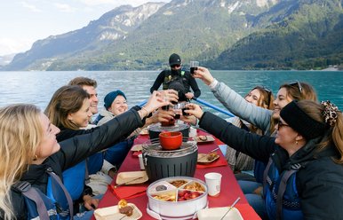 Schoggi-Fondue Float auf dem Brienzersee, Jungfrau Region