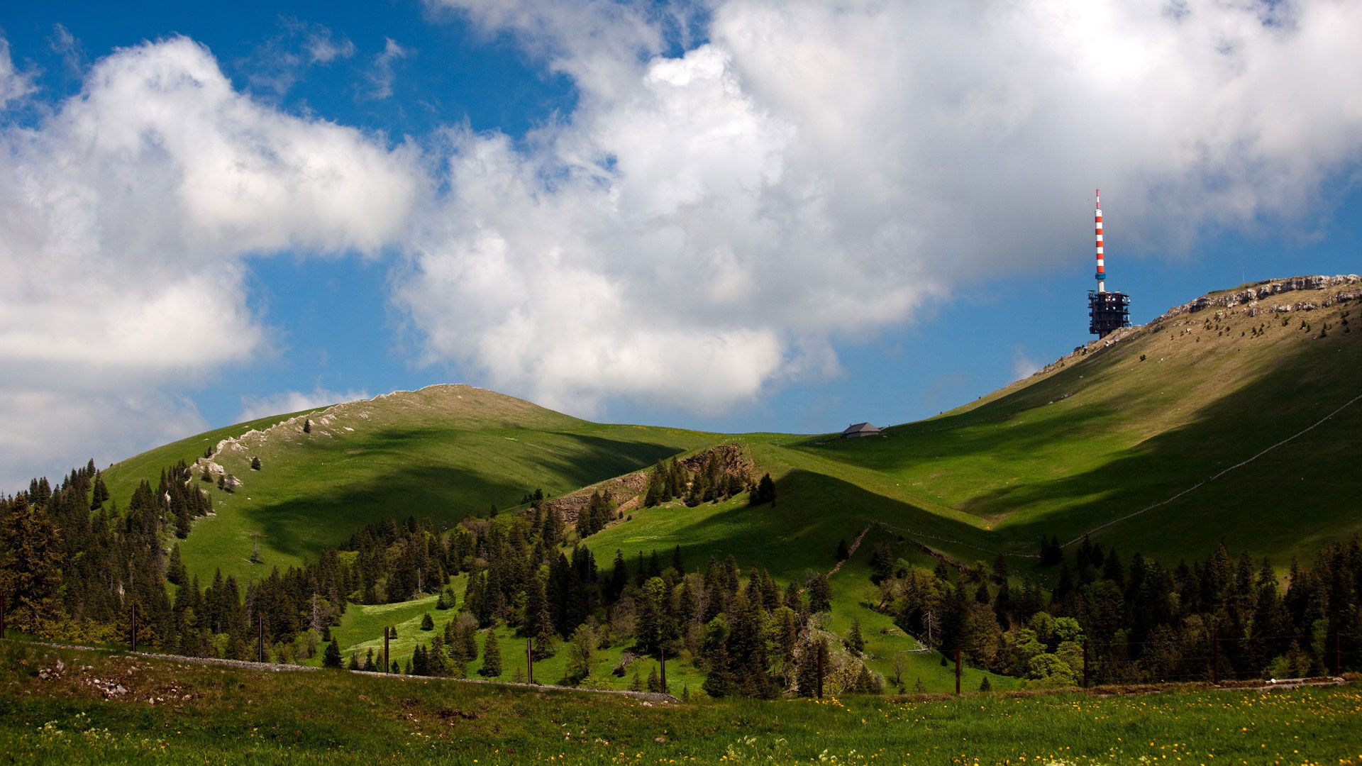 Sentier de la Crête du Chasseral. Jura & Trois-Lacs